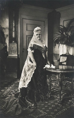 Koningin Emma in 1911 op 53-jarige leeftijd.